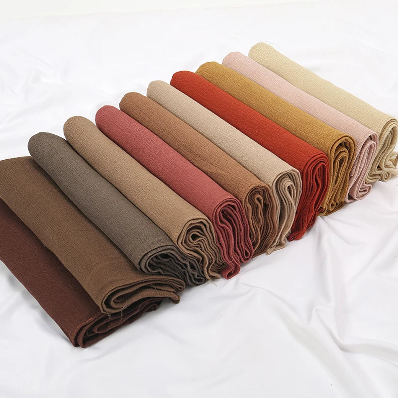 Hijab Froissé Noravia™ — Rayonne Légère et Élégante (Grande Taille)