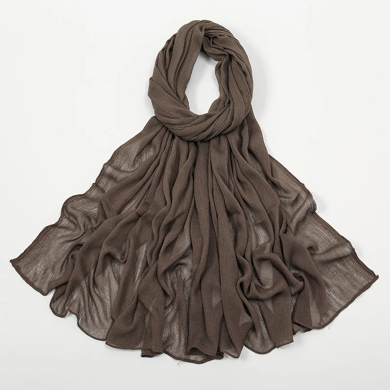 Hijab Froissé Noravia™ — Rayonne Légère et Élégante (Grande Taille)