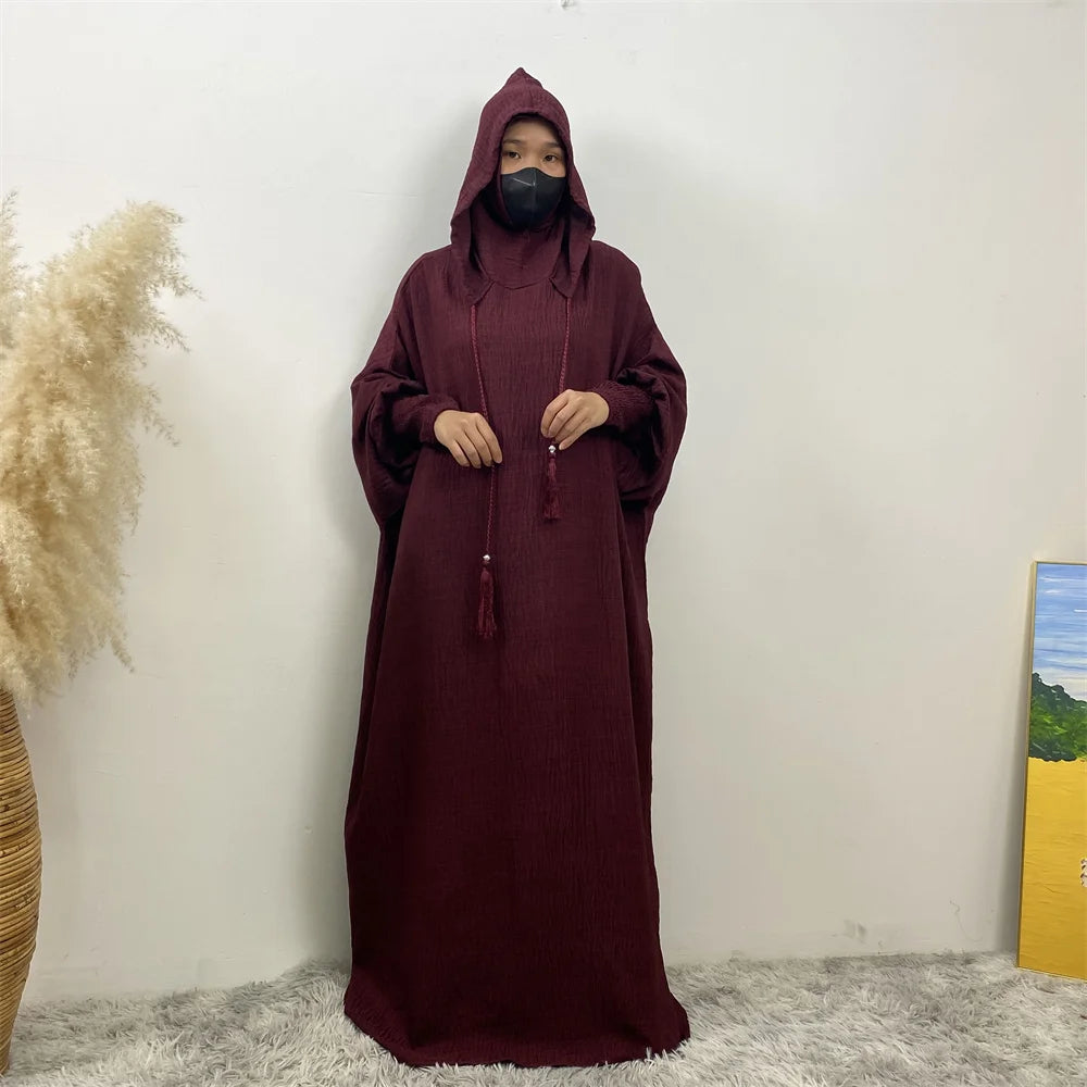 Robe Abaya Noravia – Élégance du Moyen-Orient à capuche