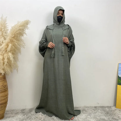 Robe Abaya Noravia – Élégance du Moyen-Orient à capuche