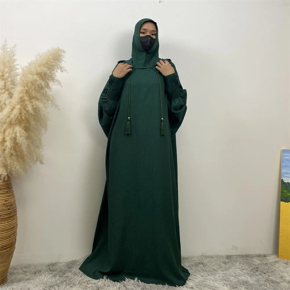 Robe Abaya Noravia – Élégance du Moyen-Orient à capuche