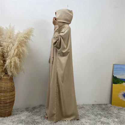 Robe Abaya Noravia – Élégance du Moyen-Orient à capuche