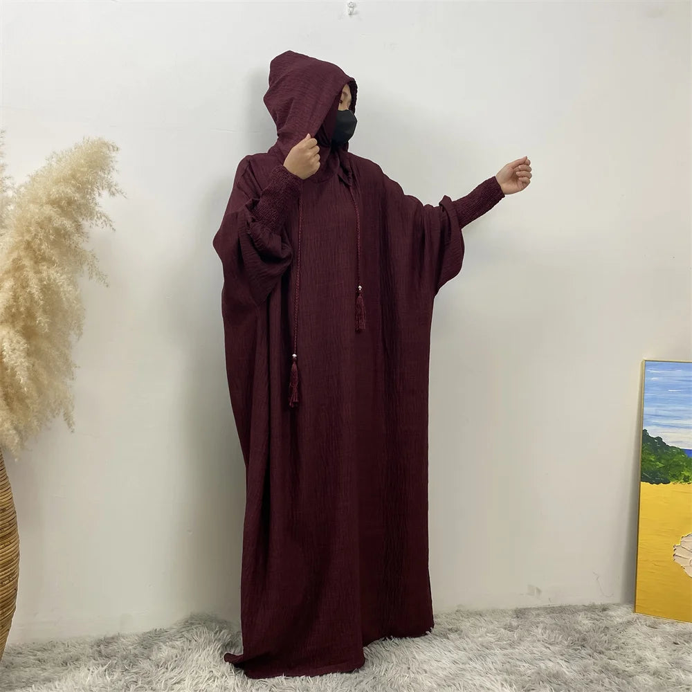 Robe Abaya Noravia – Élégance du Moyen-Orient à capuche