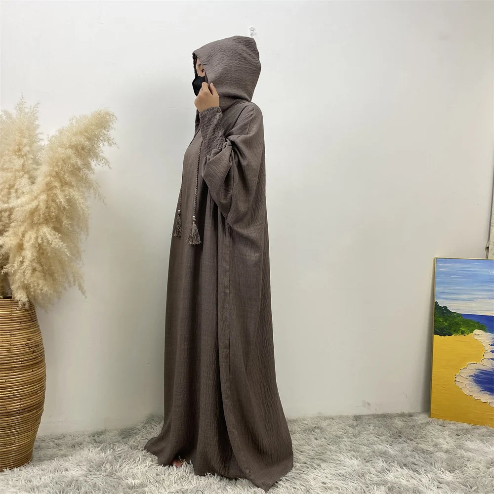 Robe Abaya Noravia – Élégance du Moyen-Orient à capuche