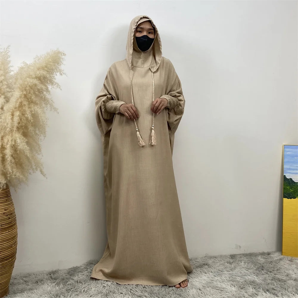 Robe Abaya Noravia – Élégance du Moyen-Orient à capuche