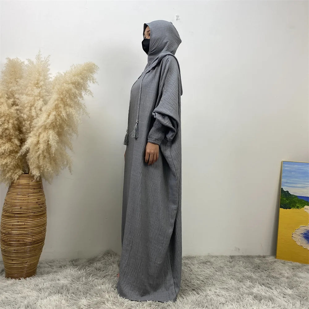 Robe Abaya Noravia – Élégance du Moyen-Orient à capuche