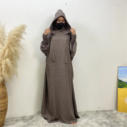 Robe Abaya Noravia – Élégance du Moyen-Orient à capuche