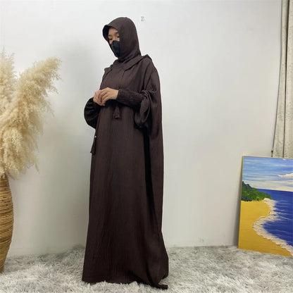 Robe Abaya Noravia – Élégance du Moyen-Orient à capuche