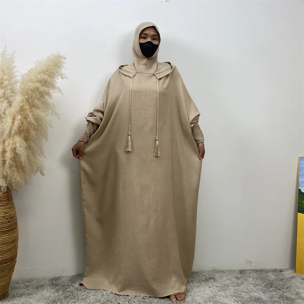 Robe Abaya Noravia – Élégance du Moyen-Orient à capuche