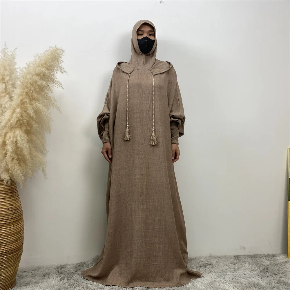 Robe Abaya Noravia – Élégance du Moyen-Orient à capuche