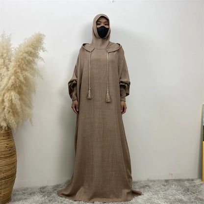 Robe Abaya Noravia – Élégance du Moyen-Orient à capuche