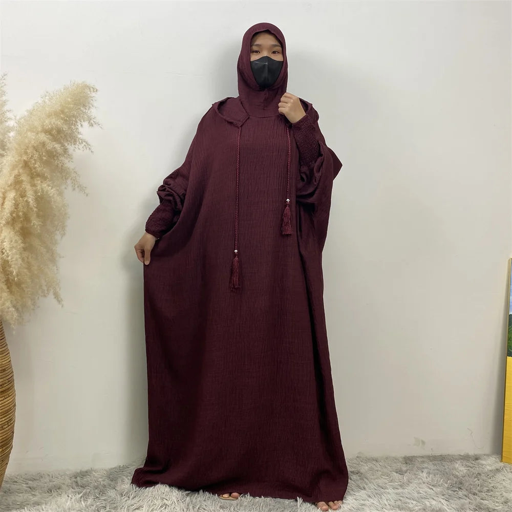 Robe Abaya Noravia – Élégance du Moyen-Orient à capuche