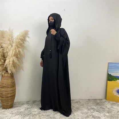 Robe Abaya Noravia – Élégance du Moyen-Orient à capuche