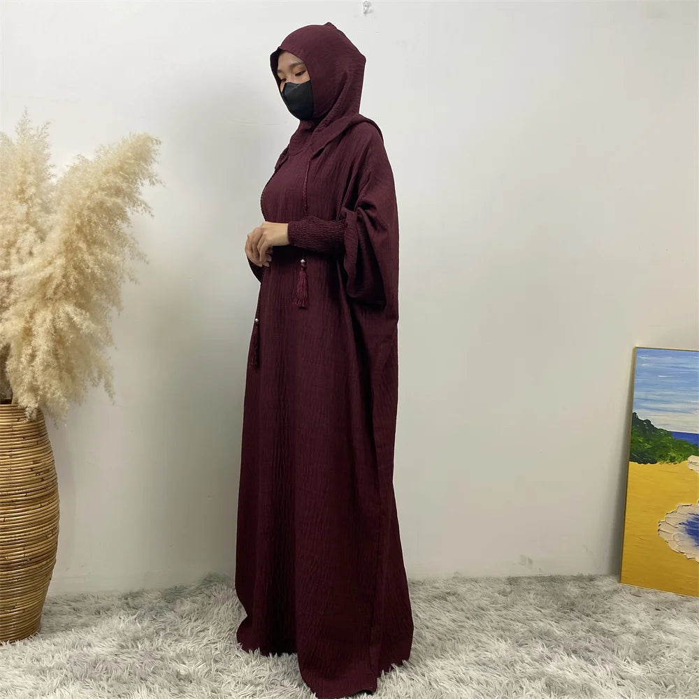 Robe Abaya Noravia – Élégance du Moyen-Orient à capuche