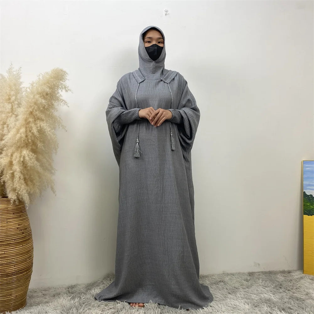 Robe Abaya Noravia – Élégance du Moyen-Orient à capuche
